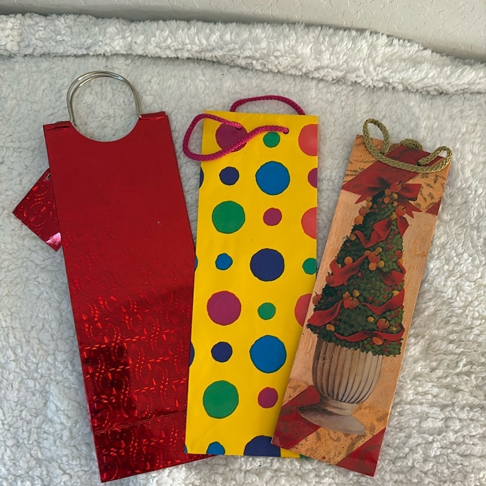 Bundle of 3 new wine gift bags
